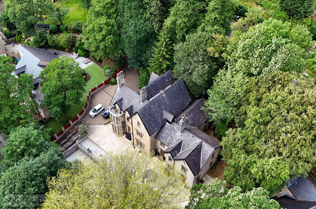 Property photo 1 of 71 Picture No. 83