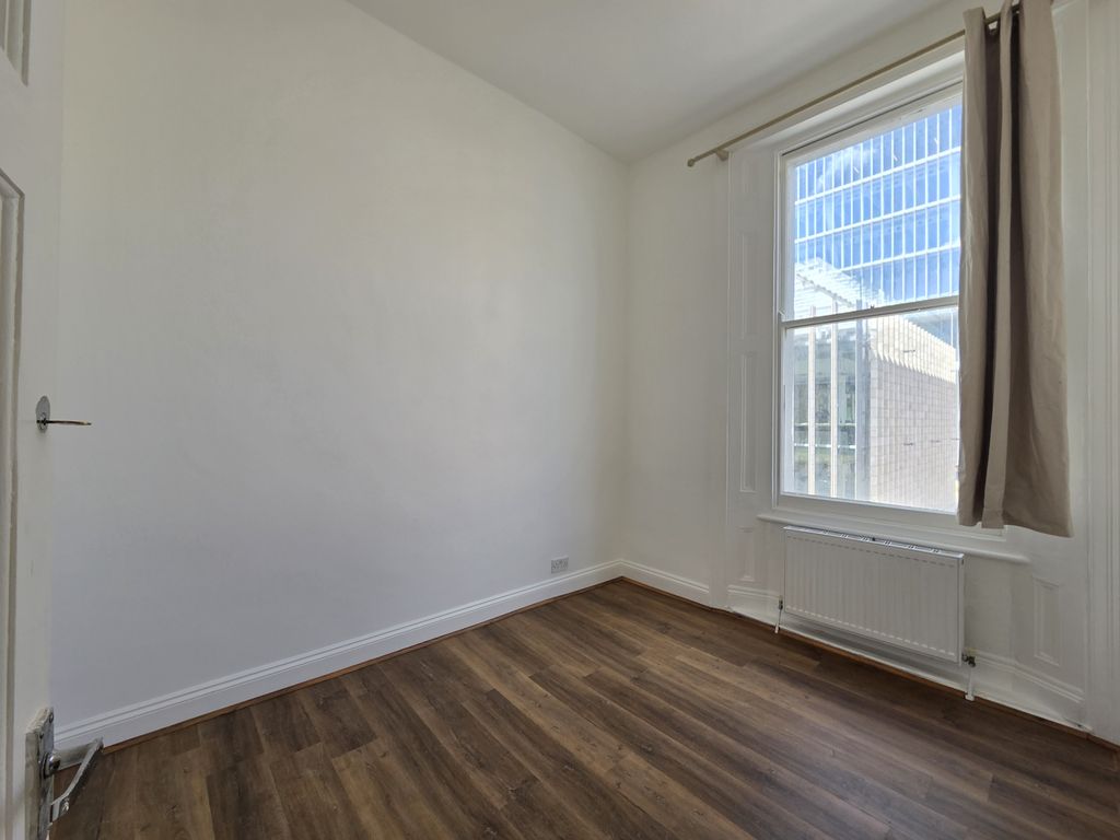 Property photo 3 of 6 Gallery
