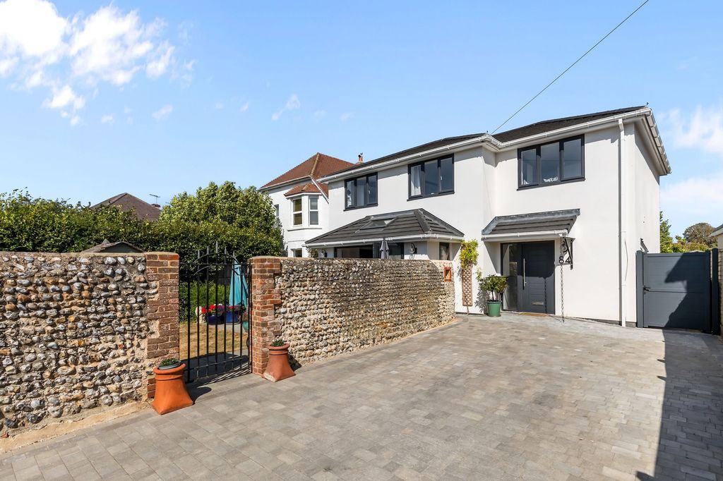 Property photo 1 of 39