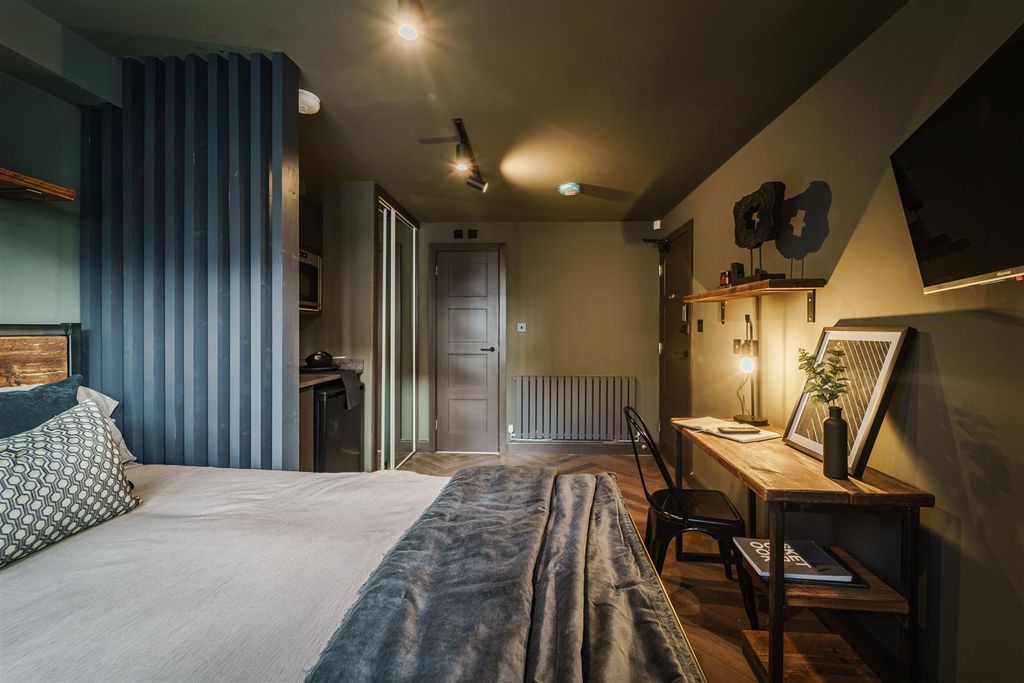 Property photo 2 of 11 013-A7R07818-Hdr.Jpg