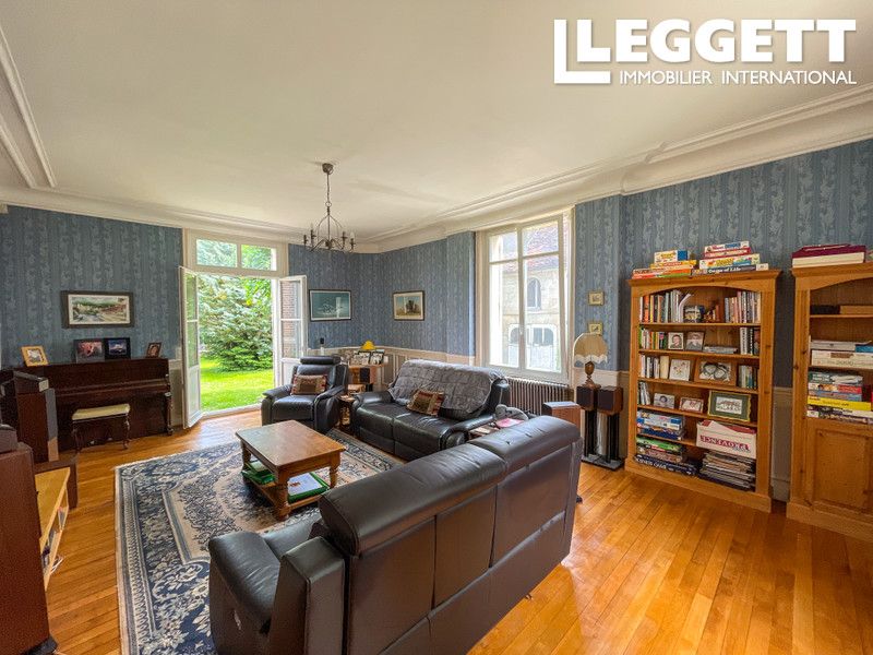 Property photo 3 of 10