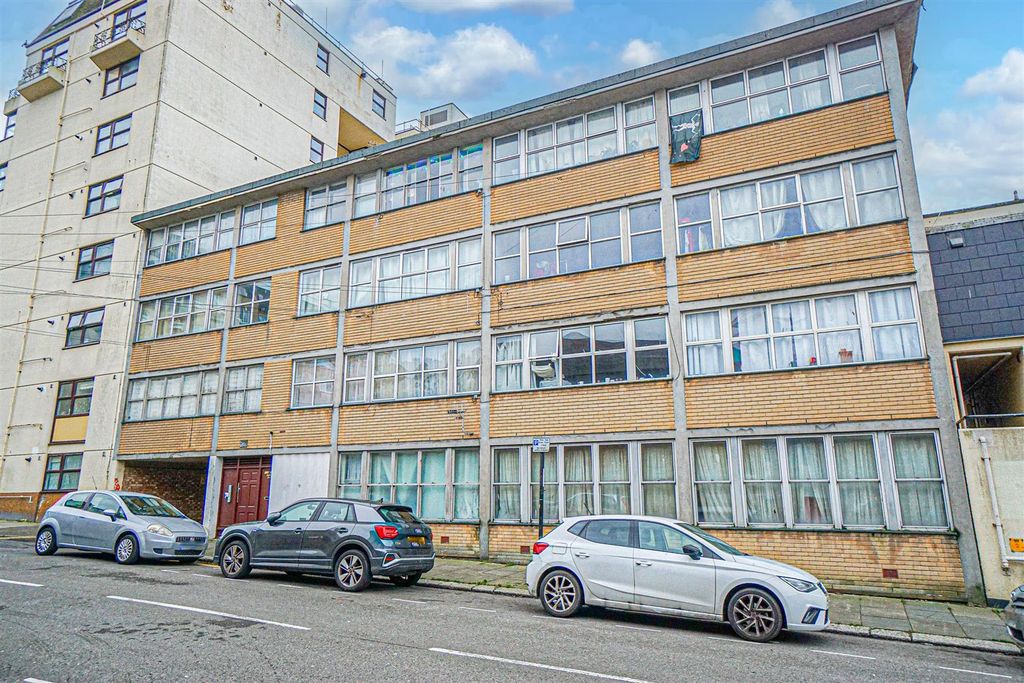 Property photo 3 of 7 Alan Court (6)_Alto.Jpg