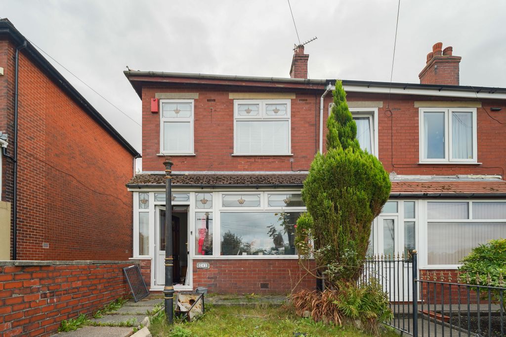 Property photo 1 of 32