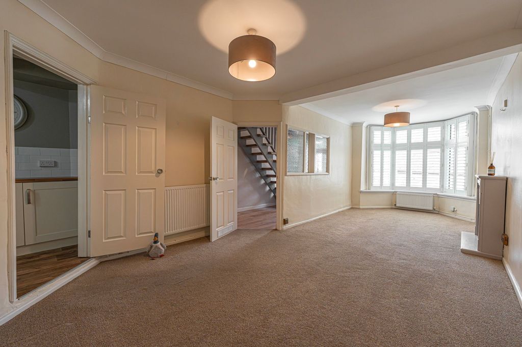 Property photo 3 of 39