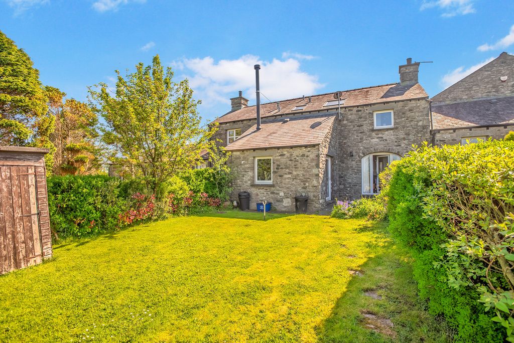 Property photo 1 of 31