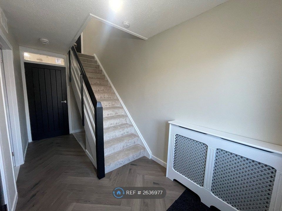 Property photo 2 of 15 Hallway