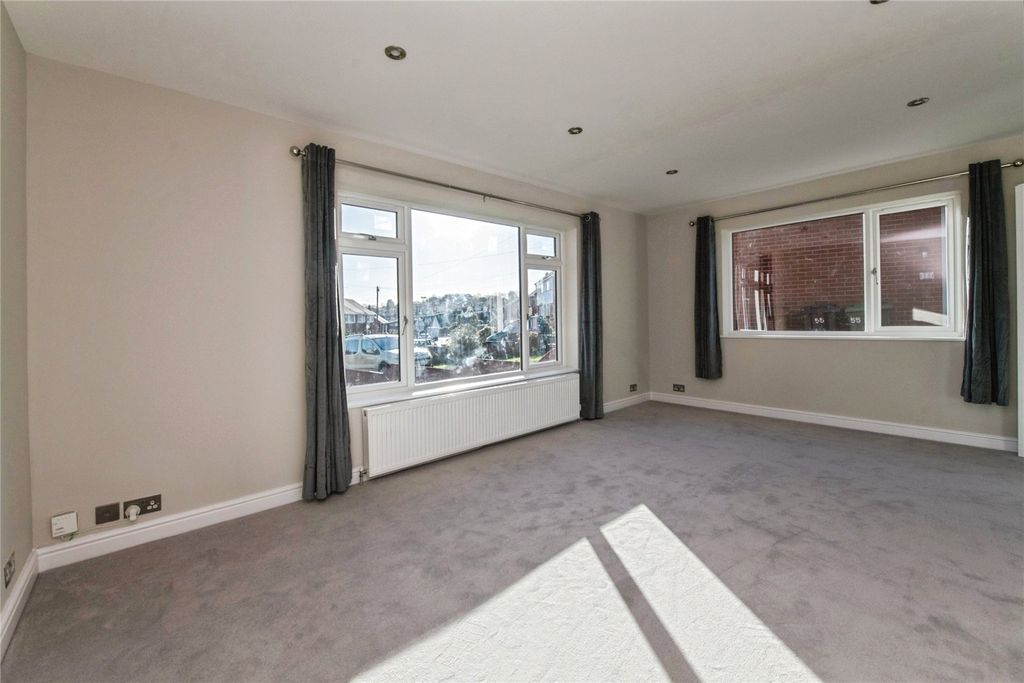 Property photo 3 of 15 Picture No. 12