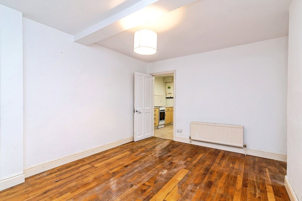 Property photo 2 of 15 Pbox-Img.Jpg