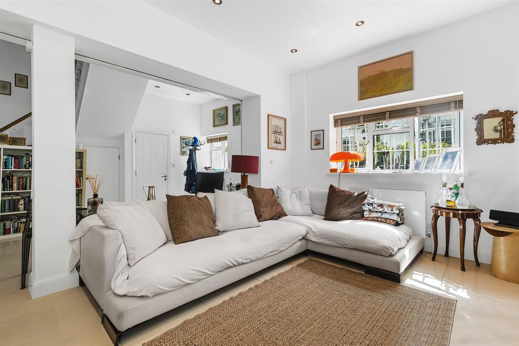Property photo 3 of 13