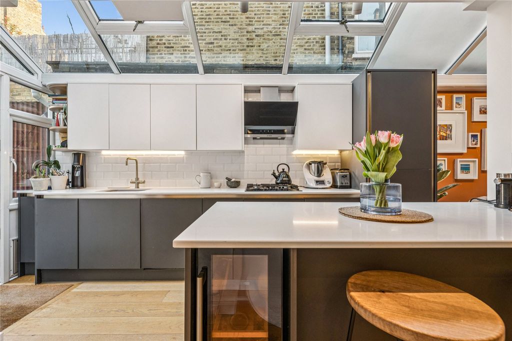 Property photo 3 of 8 Picture No. 09