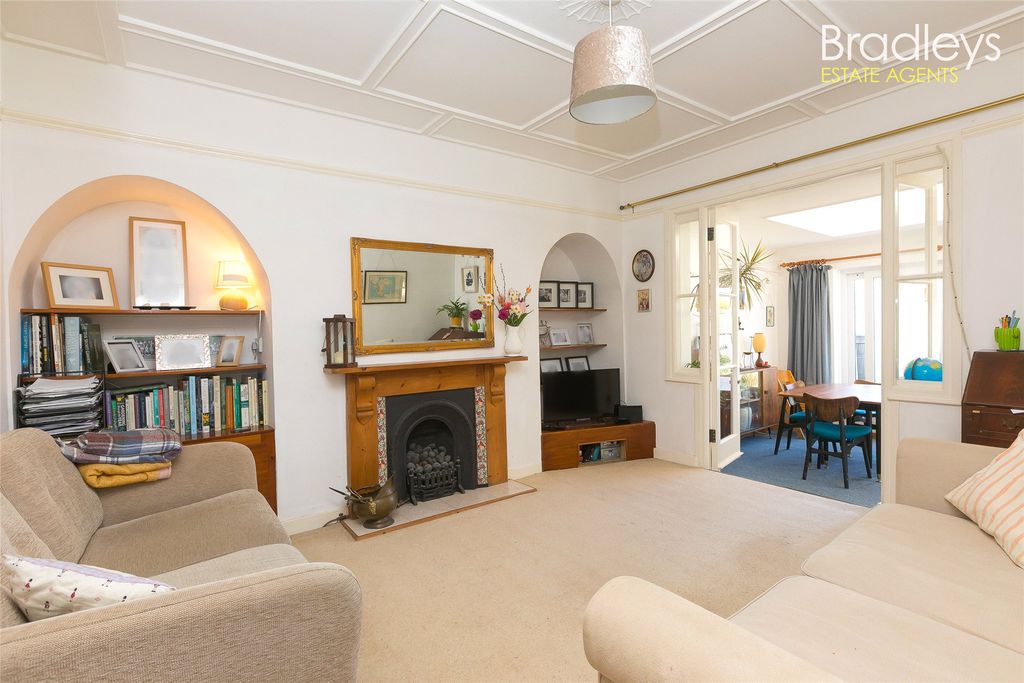 Property photo 3 of 24 Picture No. 15