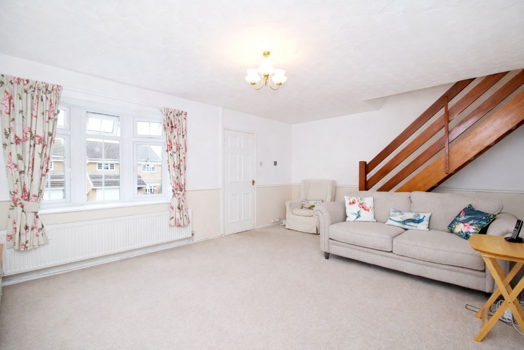 Property photo 2 of 18 Lounge