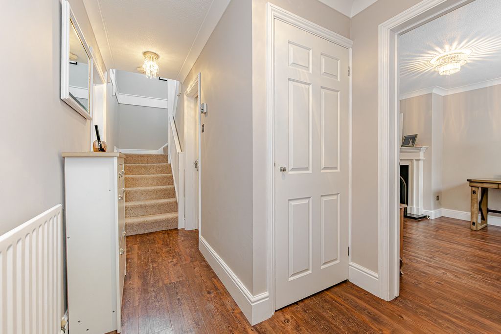 Property photo 2 of 26