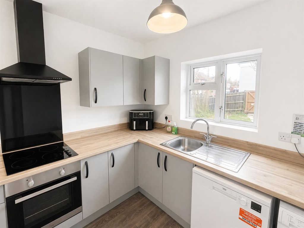 Property photo 3 of 9 Coopers Estate Agents