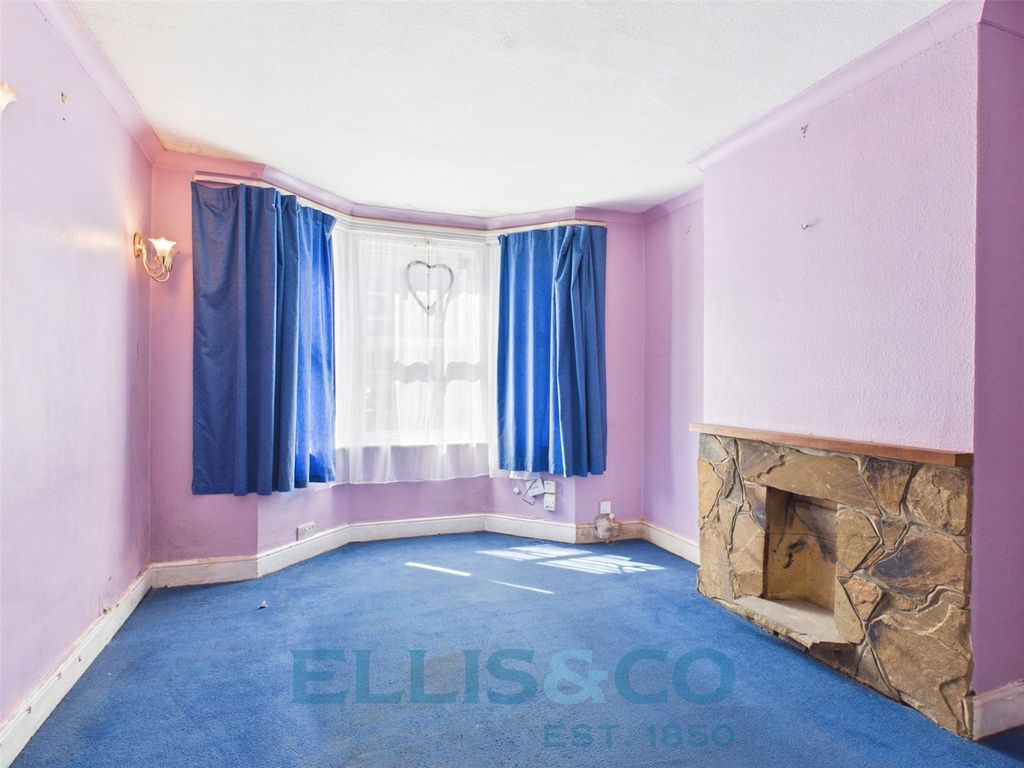 Property photo 2 of 14 Picture No. 13