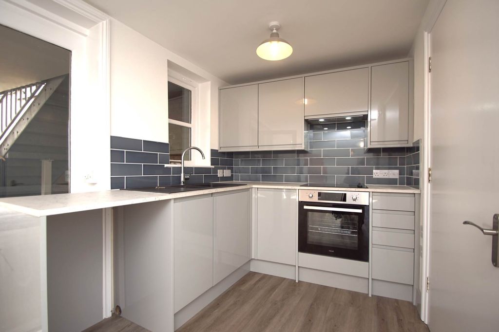 Property photo 2 of 6 Photo