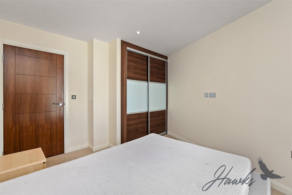 Property photo 2 of 10 6