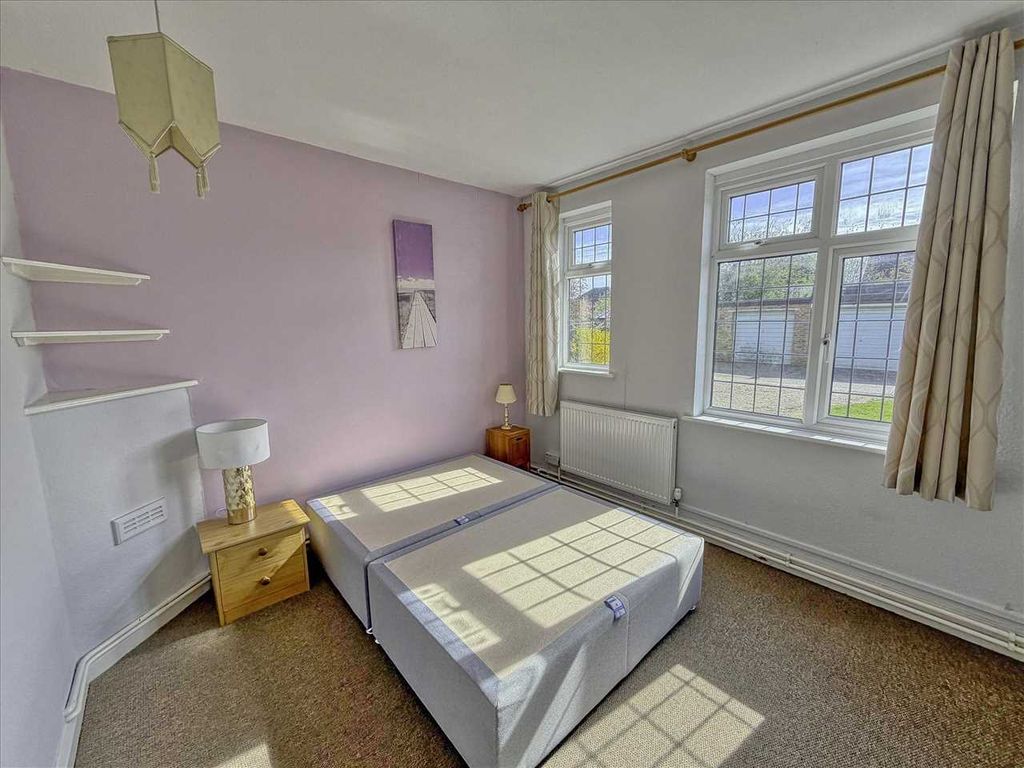 Additional image 10 of 3 bed flat for saleEton Court, 11 Eton Road, Frinton On Sea CO13