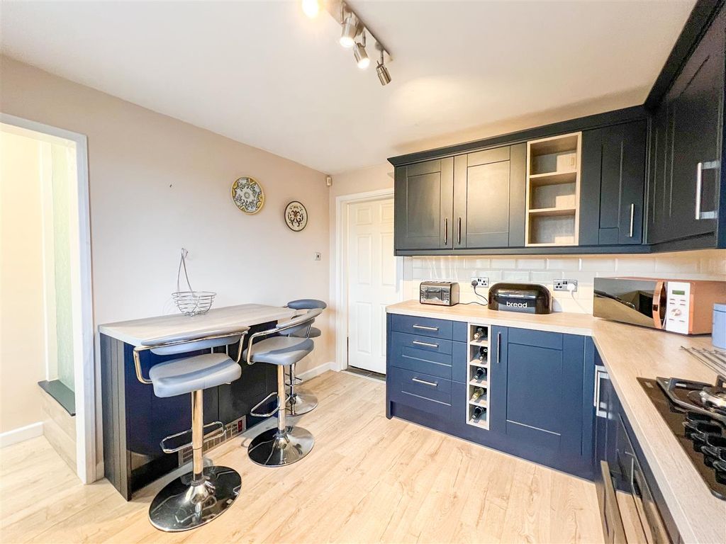 Property photo 2 of 21 Breakfast Kitchen