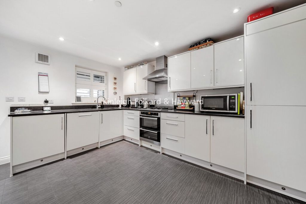 Property photo 3 of 21 Picture No. 16