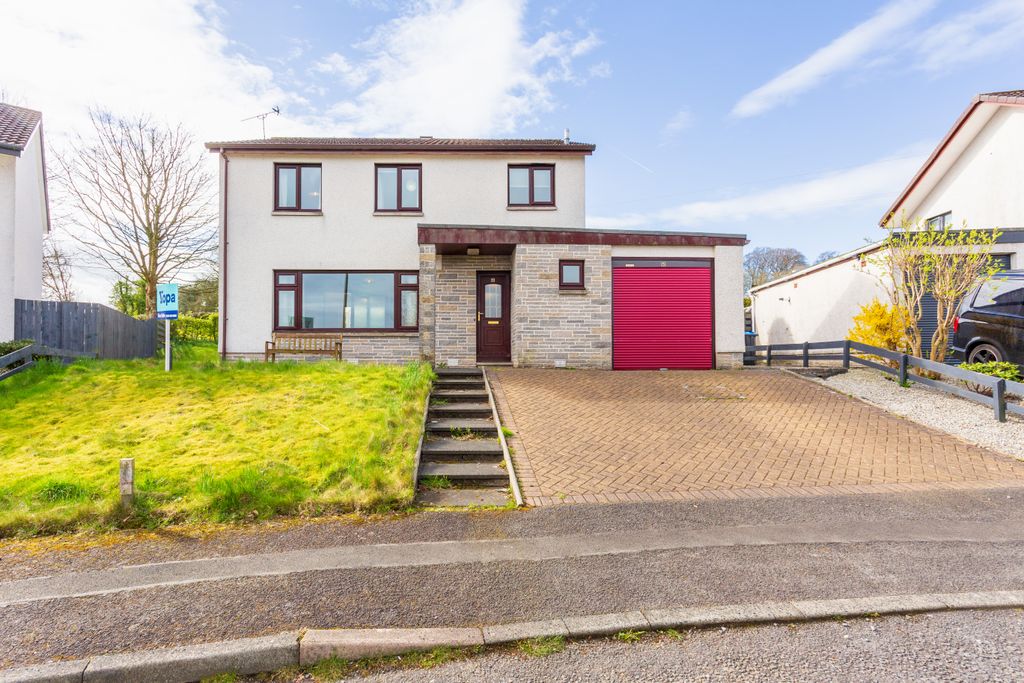 Property photo 1 of 42 5 Makbrar Crescent