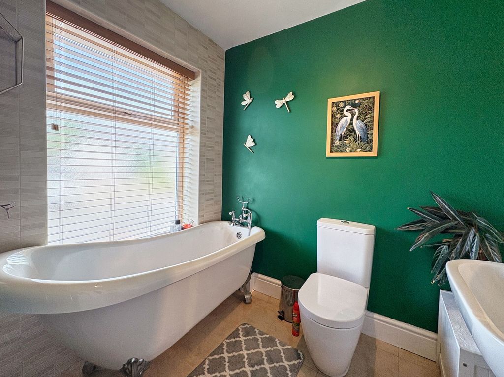 Property photo 3 of 18