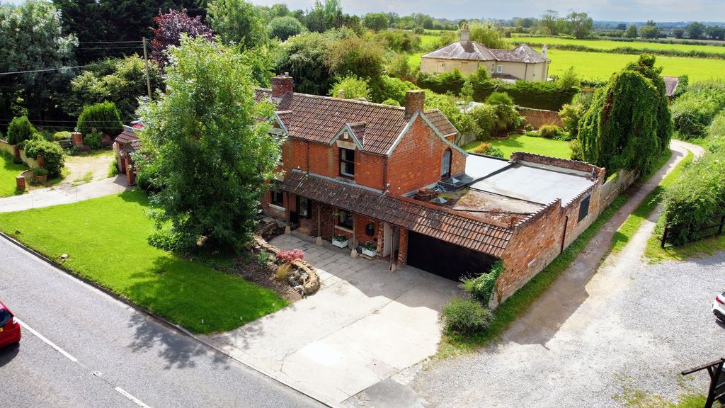 Property photo 1 of 33