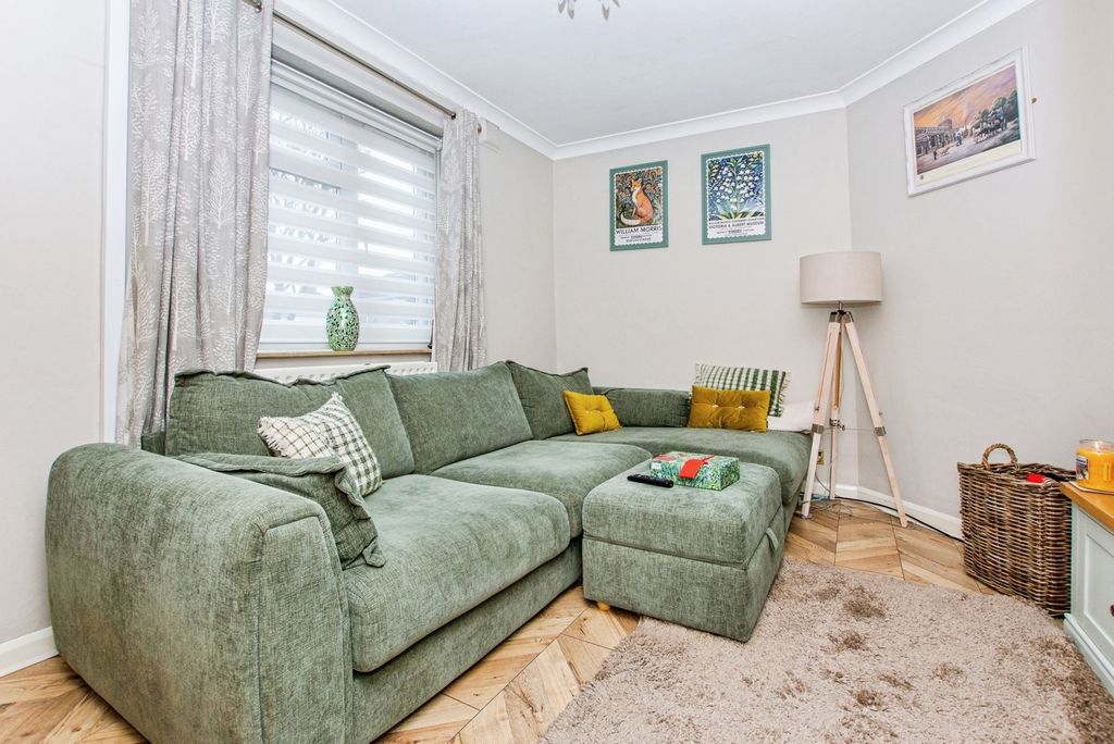 Property photo 3 of 14 Pbox-Img.Jpg