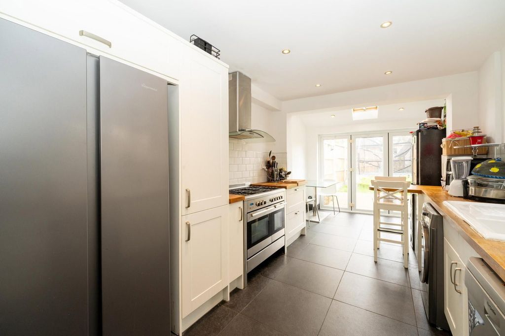 Property photo 2 of 16