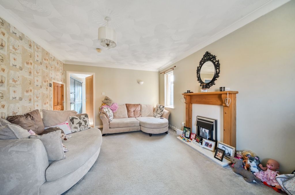 Property photo 3 of 24 1422081-17-69A8cd1Eafef2-Arw-1