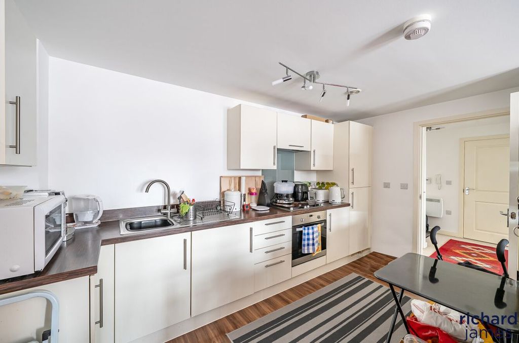 Property photo 2 of 12 9645E1Fcadcf40Df91A5F4B0F2Ebb4Eb