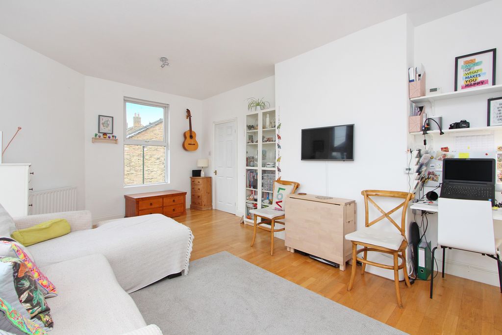 Property photo 3 of 8