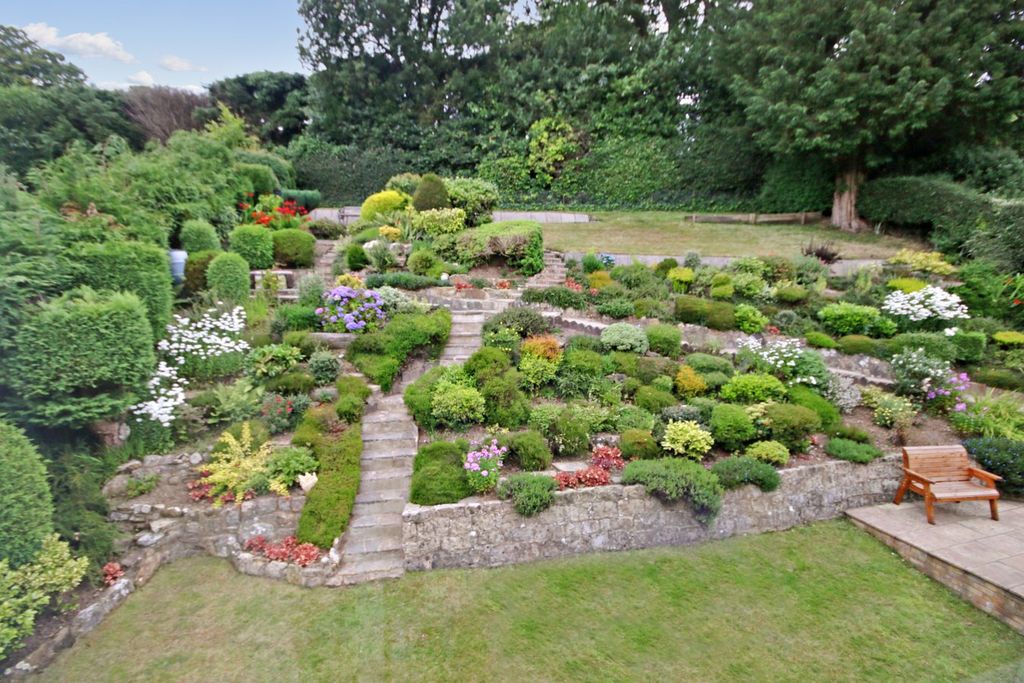 Property photo 2 of 24