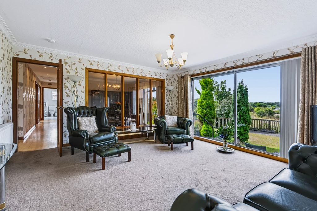 Property photo 3 of 53 4923237