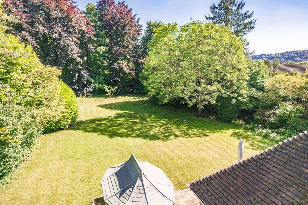 Property photo 2 of 25