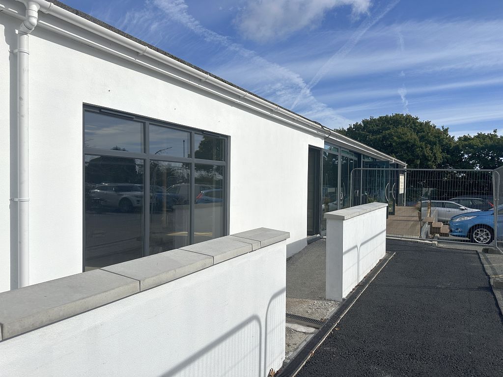 Property photo 2 of 8