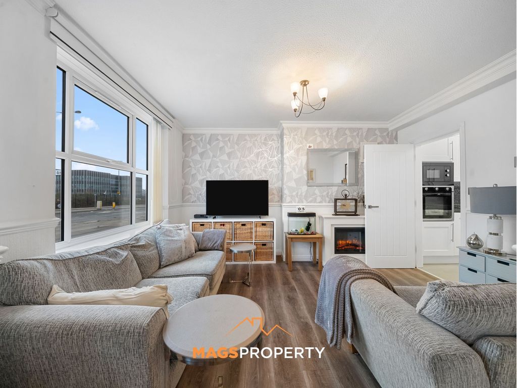 Property photo 3 of 23