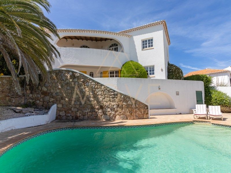 Property photo 3 of 44