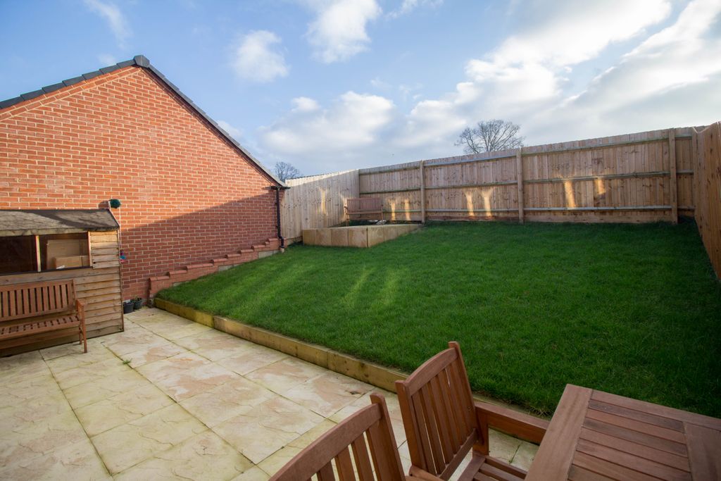 Property photo 2 of 11