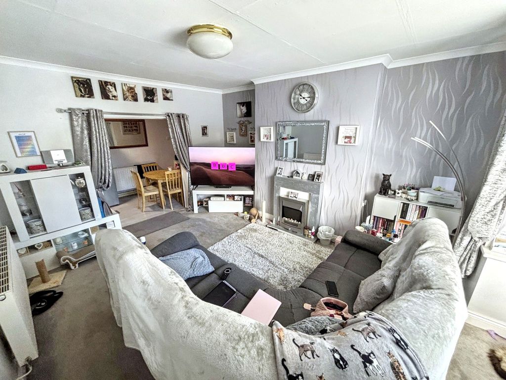 Property photo 3 of 21