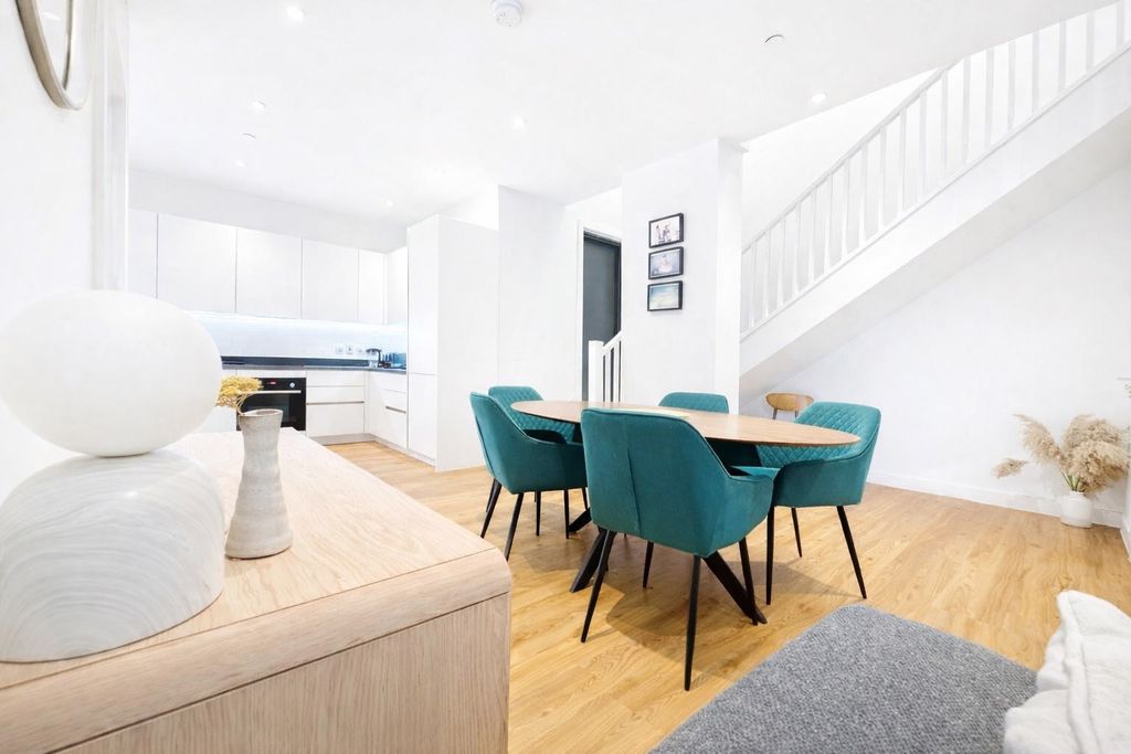 Property photo 2 of 27 Photo #2