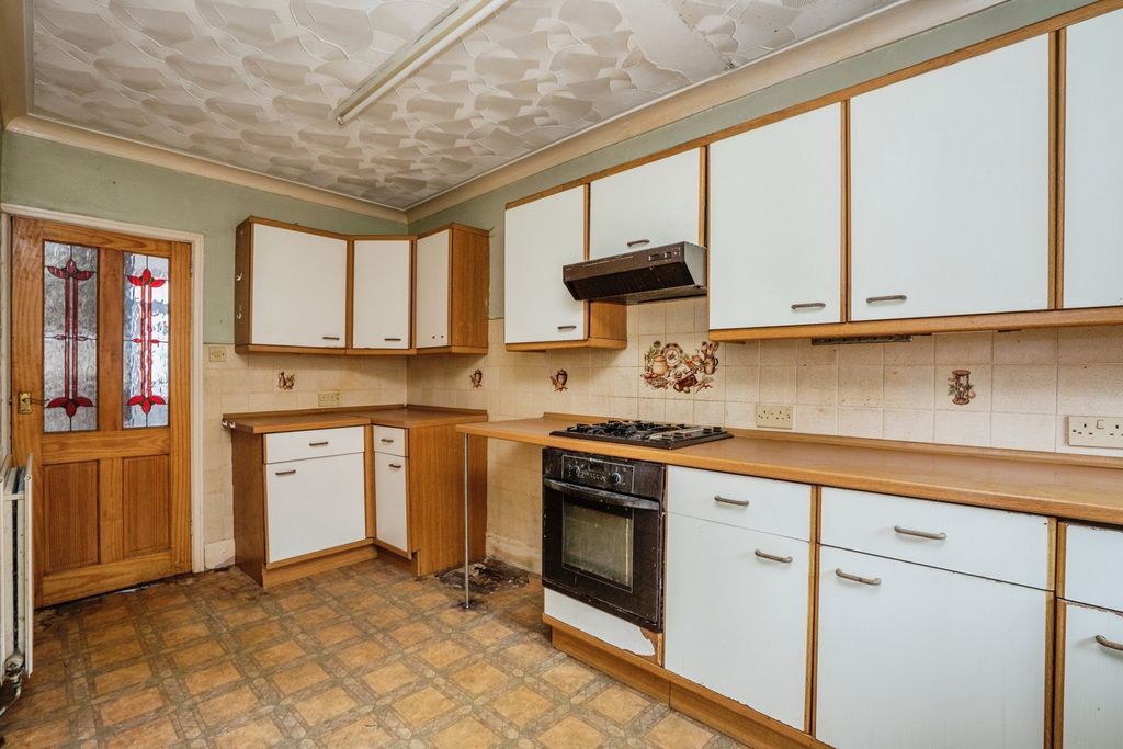 Property photo 3 of 17 Photo