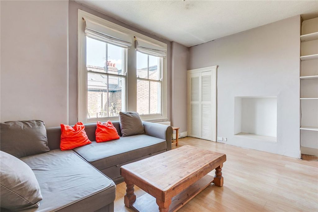 Property photo 2 of 6