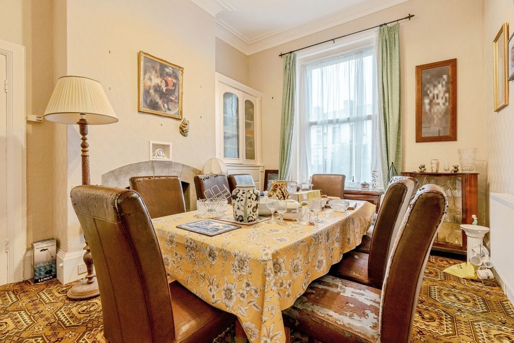 Property photo 3 of 26 Pbox-Img.Jpg