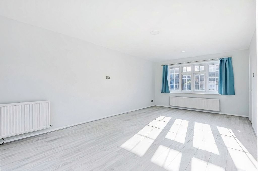 Property photo 3 of 10 Reception Room