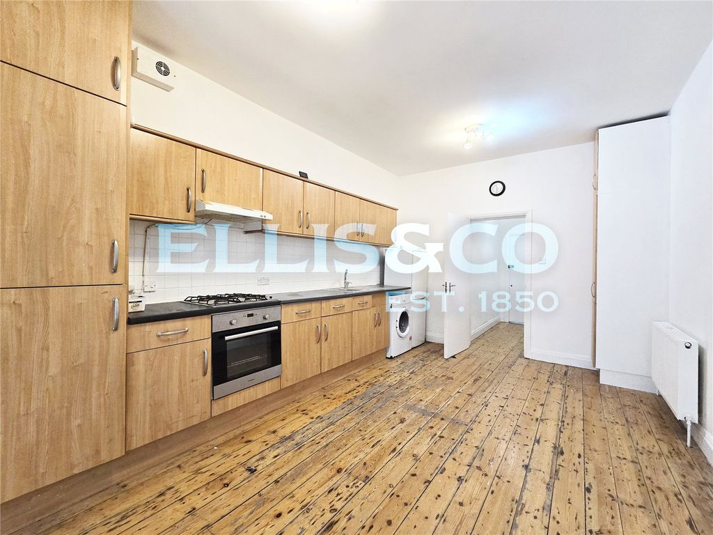 Property photo 2 of 9 Picture No. 22