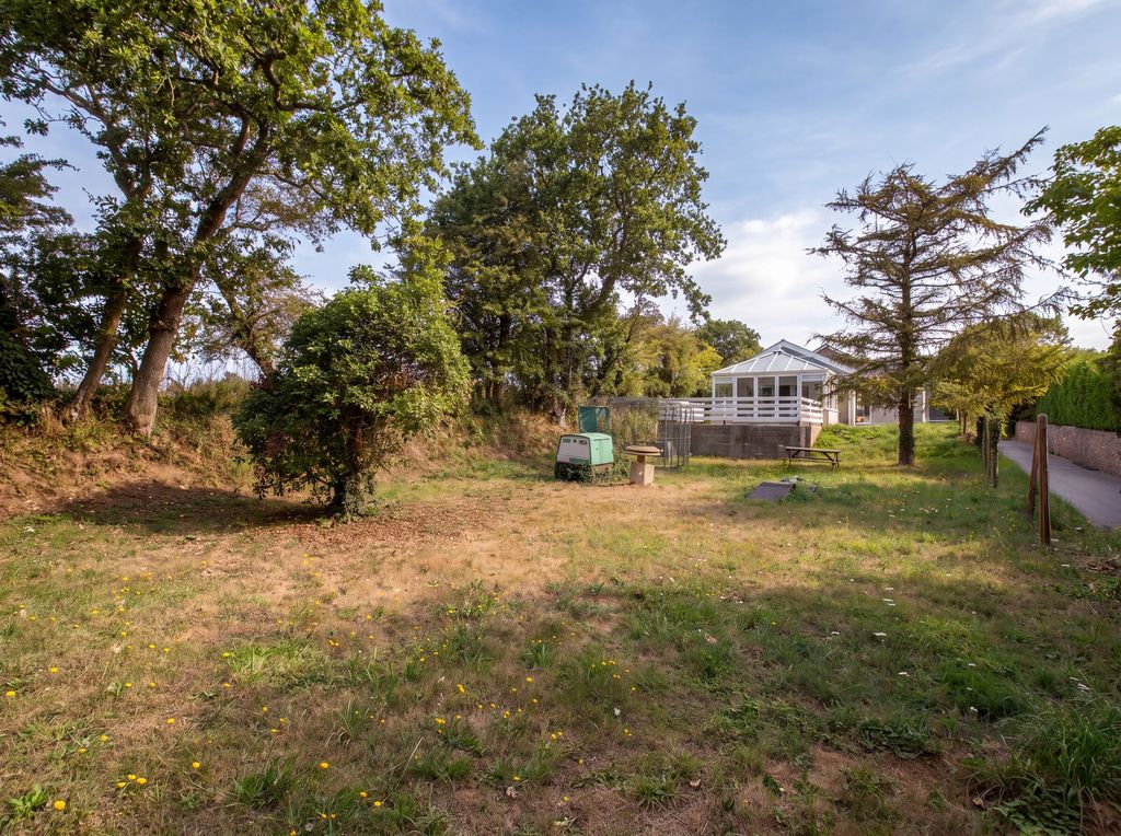 Property photo 3 of 18
