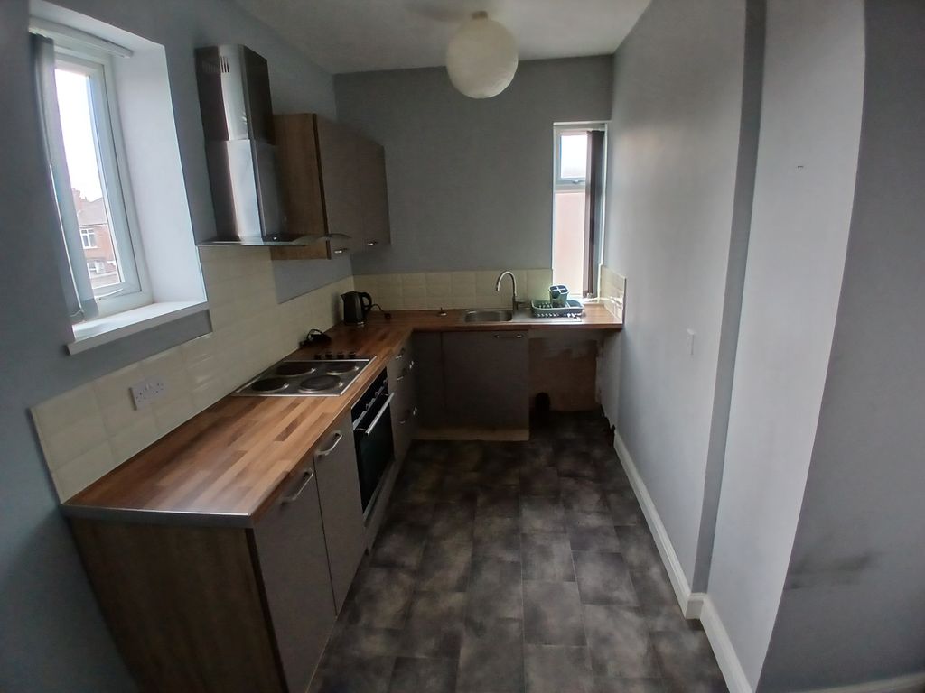 Property photo 2 of 5 Kitchen