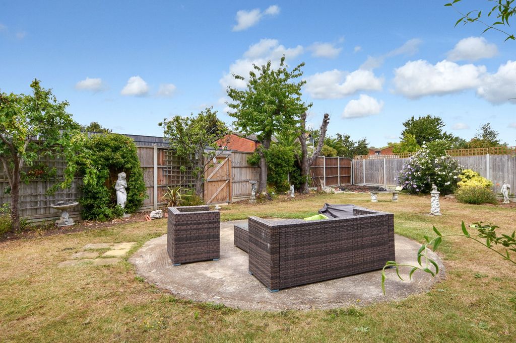 Property photo 3 of 34 Picture No. 11
