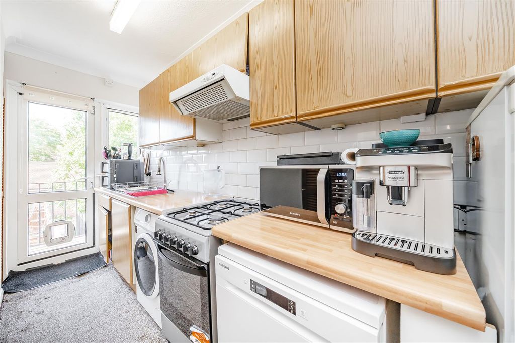 Property photo 2 of 5